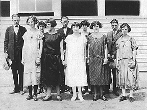 picture of Folsomville graduating class of 1925